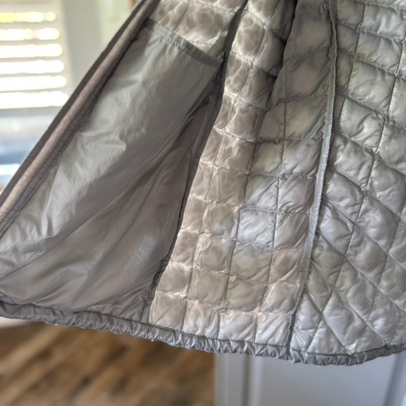 The North Face Women's Thermoball Trekker Jacket,Gray,L - Picture 12 of 14